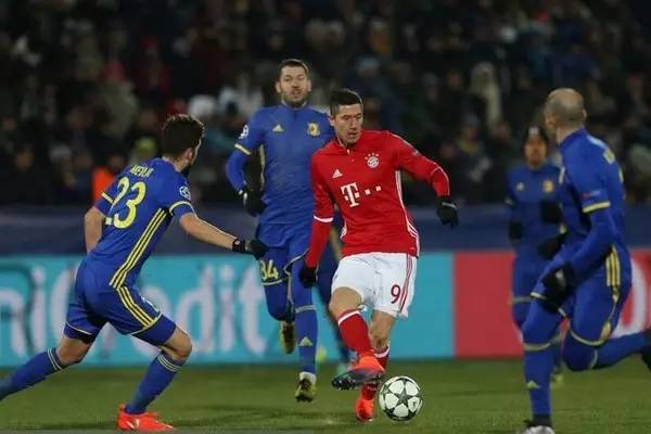 自由式滑雪 自由式滑雪